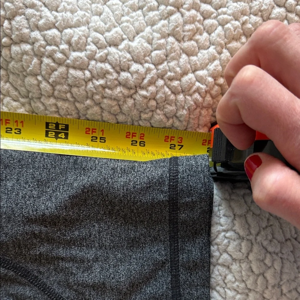 Salutation Athleta Gray Cropped leggings - Picture 6 of 6